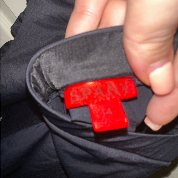 SPANX Black crisscross halter tankini swim top 14 beach summer vacation - Picture 6 of 7